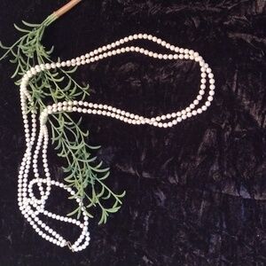 Elegant Faux White Pearl Necklace
